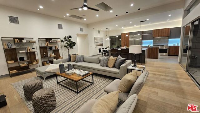 10572 Putney Road, Los Angeles, CA 90064