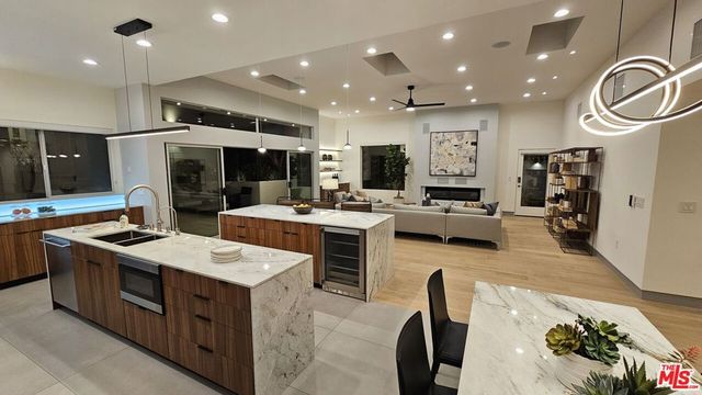 10572 Putney Road, Los Angeles, CA 90064