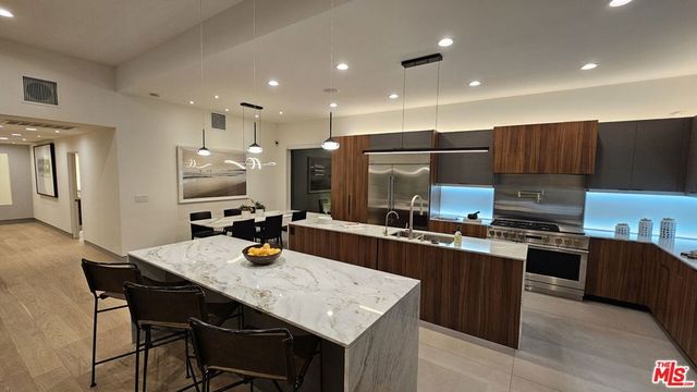 10572 Putney Road, Los Angeles, CA 90064