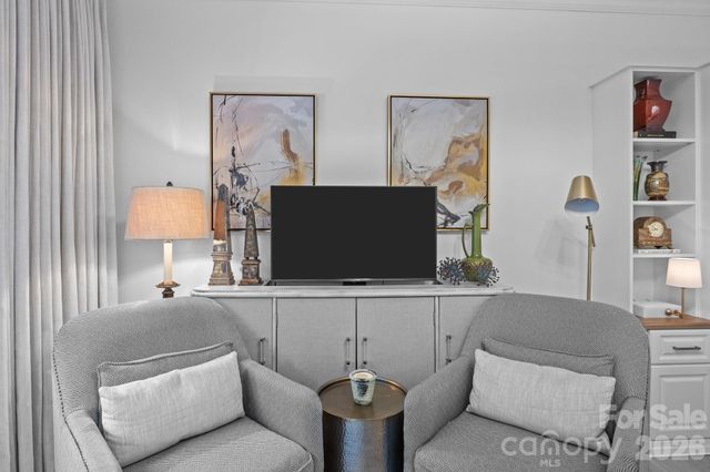 630 Calvert Street 111, Charlotte, NC 28208