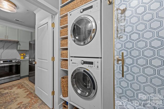 630 Calvert Street 111, Charlotte, NC 28208