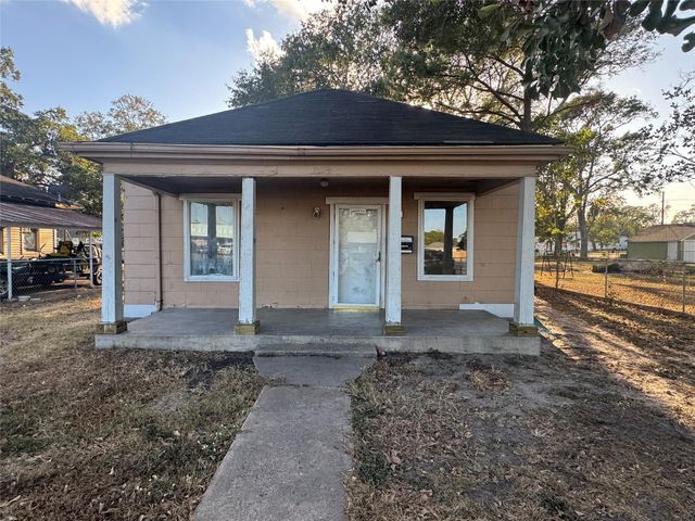 506 S Mechanic Street, El Campo, TX 77437