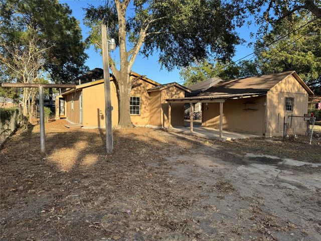 506 S Mechanic Street, El Campo, TX 77437