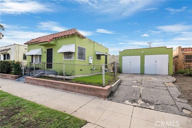 7015 S Harvard, Los Angeles, CA 90047