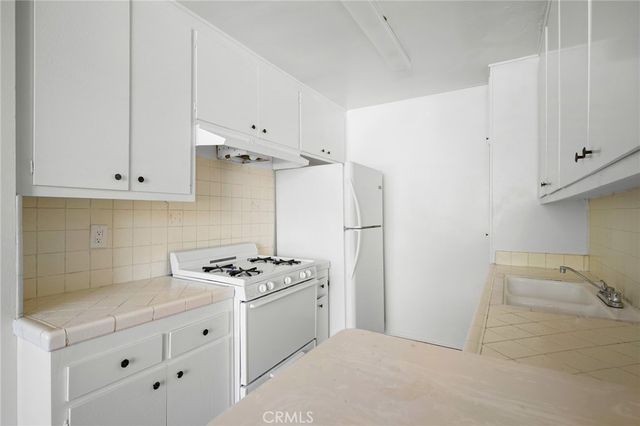 1422 N Curson Avenue 15, Los Angeles, CA 90046