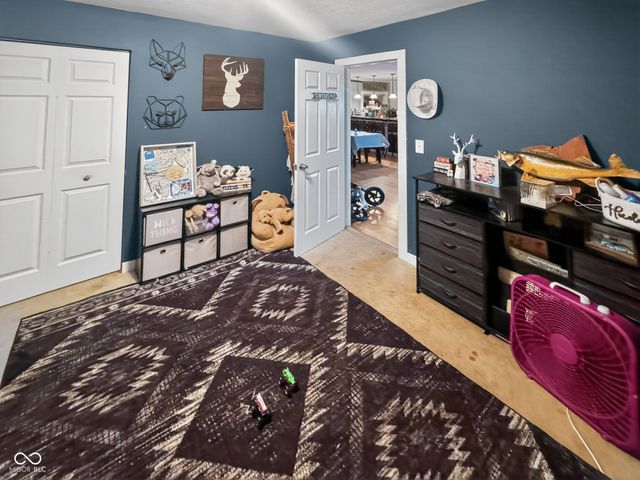 786 E 400 N, Greenfield, IN 46140