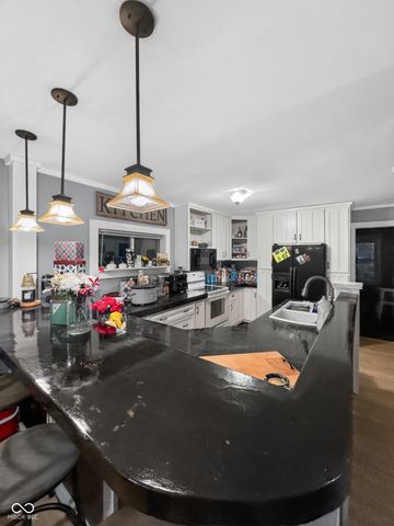 786 E 400 N, Greenfield, IN 46140