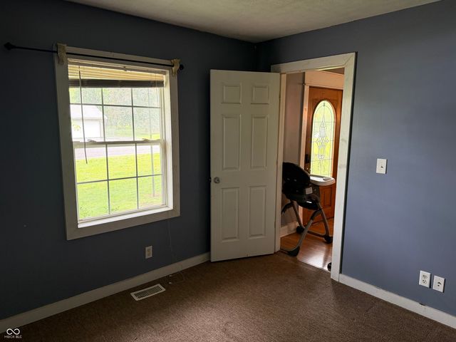 786 E 400 N, Greenfield, IN 46140