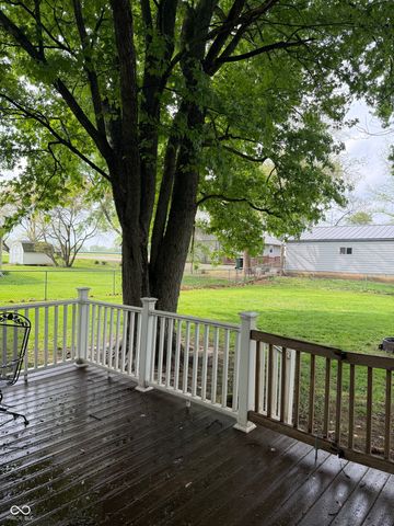 786 E 400 N, Greenfield, IN 46140