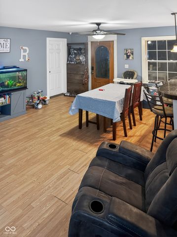 786 E 400 N, Greenfield, IN 46140