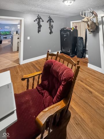 786 E 400 N, Greenfield, IN 46140