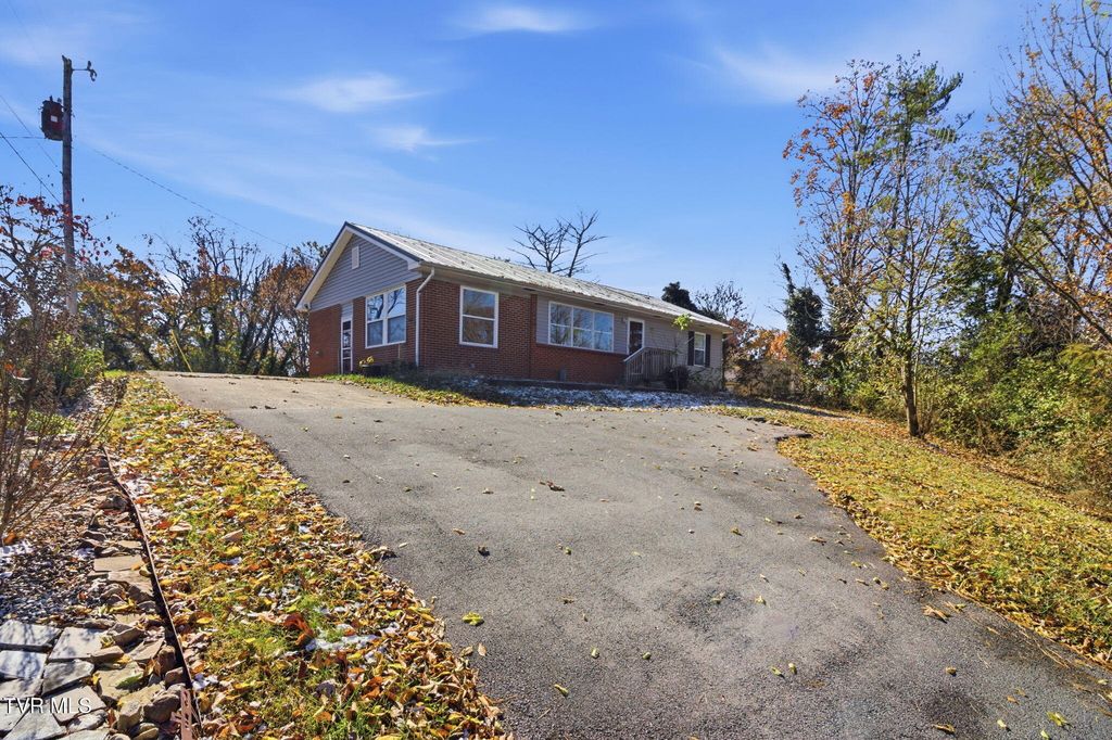 108 Cottonwood Drive, Greeneville, TN 37745