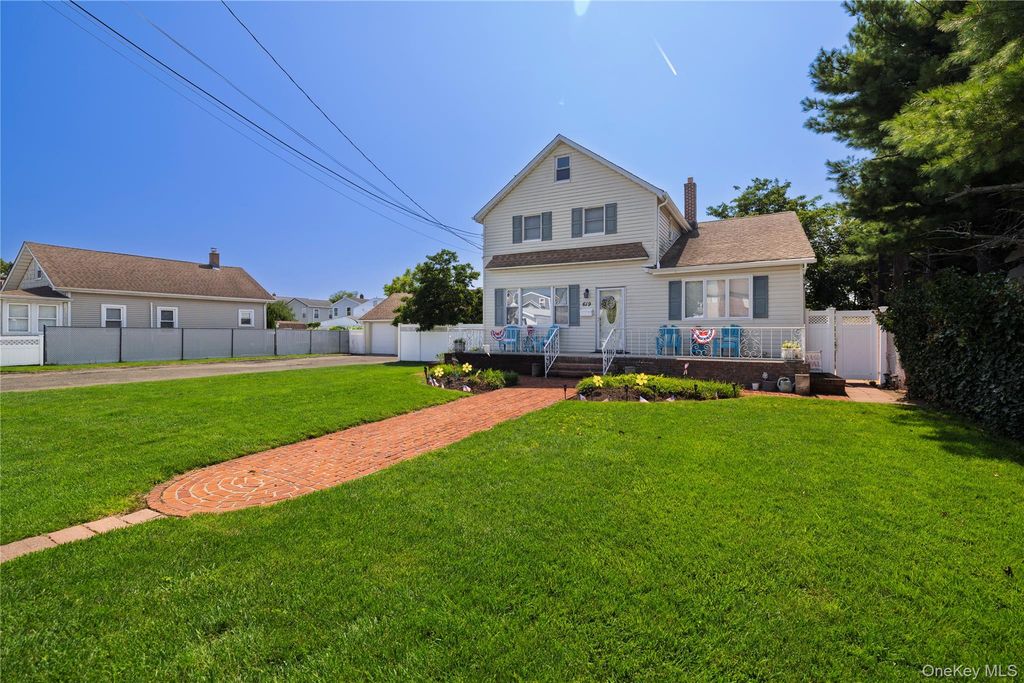 619 S 6th Street, Lindenhurst, NY 11757 — exterior
