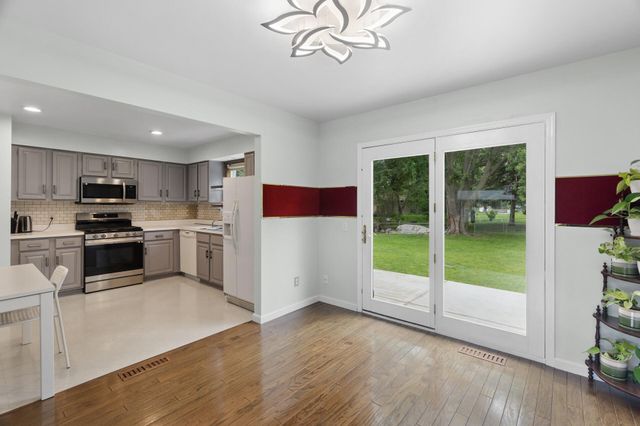 4990 148th Path W, Apple Valley, MN 55124