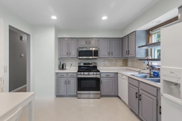 4990 148th Path W, Apple Valley, MN 55124