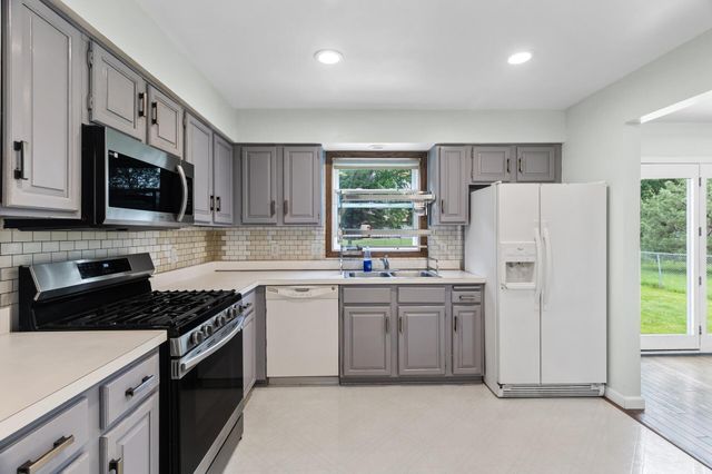4990 148th Path W, Apple Valley, MN 55124