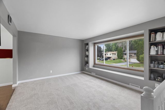 4990 148th Path W, Apple Valley, MN 55124