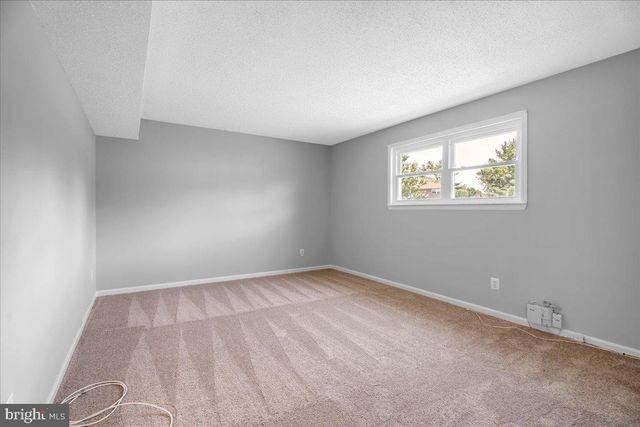 39 EAVES MILL RD, Medford, NJ 08055