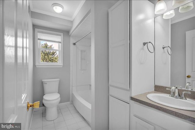 39 EAVES MILL RD, Medford, NJ 08055