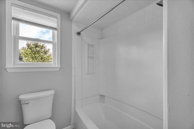 39 EAVES MILL RD, Medford, NJ 08055