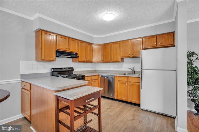 39 EAVES MILL RD, Medford, NJ 08055