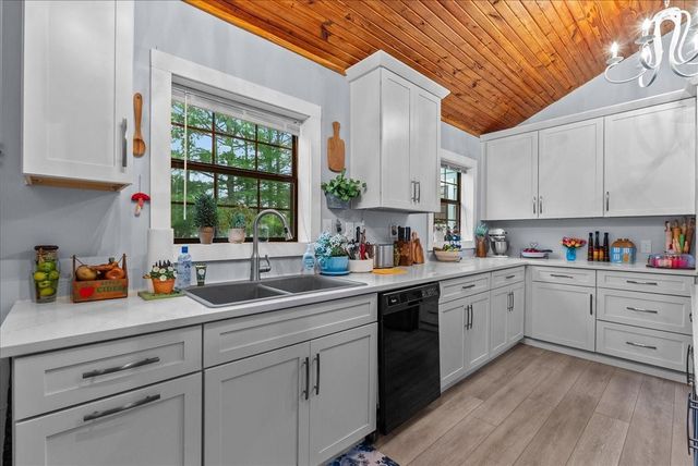 7808 Carolyn Street, Santa Fe, TX 77517