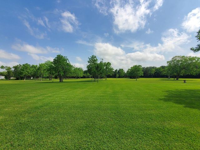 7808 Carolyn Street, Santa Fe, TX 77517