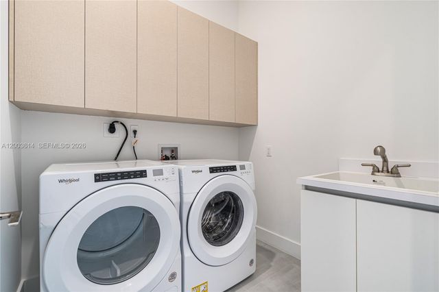 17550 Collins Ave PH1, Sunny Isles Beach, FL 33160