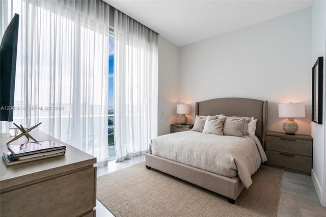 17550 Collins Ave PH1, Sunny Isles Beach, FL 33160