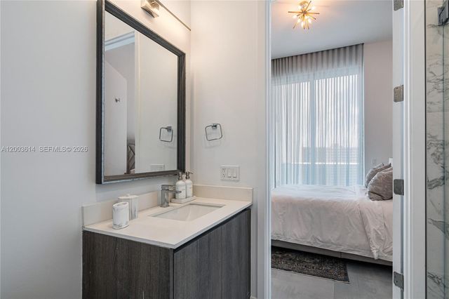 17550 Collins Ave PH1, Sunny Isles Beach, FL 33160