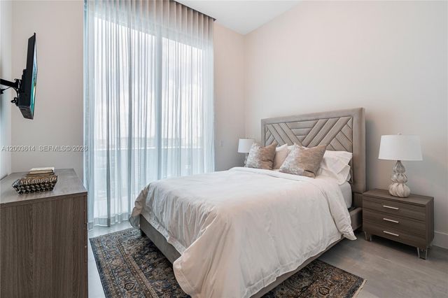 17550 Collins Ave PH1, Sunny Isles Beach, FL 33160