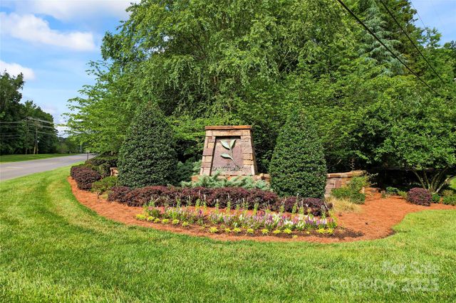 10717 Wildlife Road, Charlotte, NC 28278