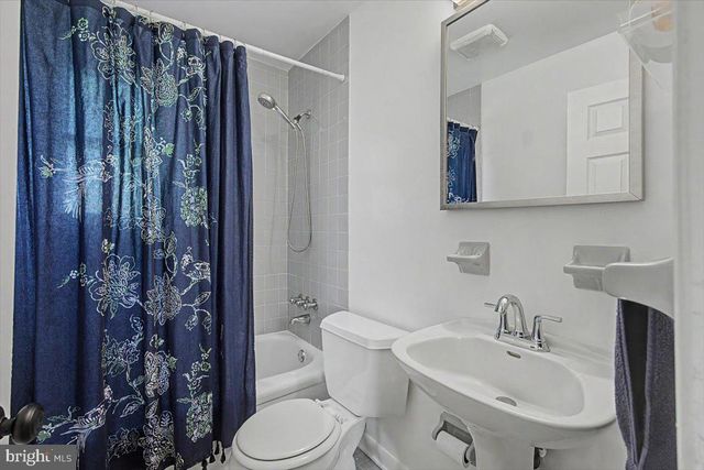 211 DUMONT RD, Wilmington, DE 19804