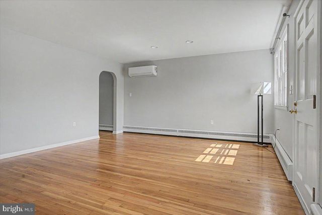211 DUMONT RD, Wilmington, DE 19804
