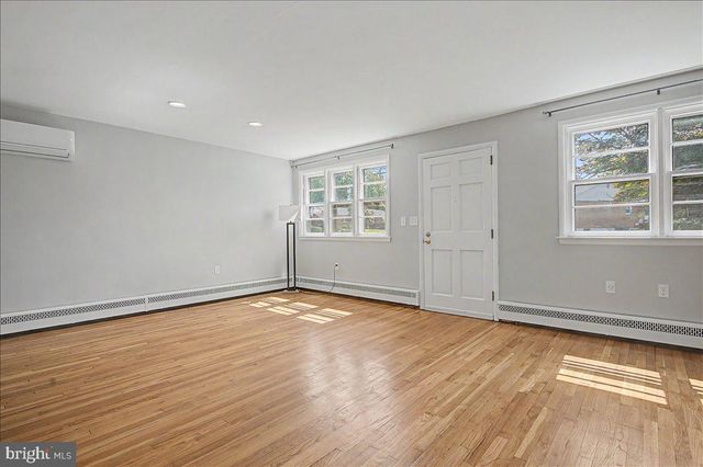 211 DUMONT RD, Wilmington, DE 19804
