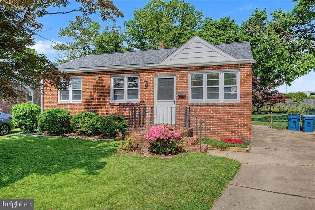 211 DUMONT RD, Wilmington, DE 19804