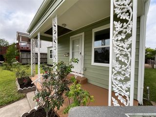 4806 Alamo Drive, Galveston, TX 77551