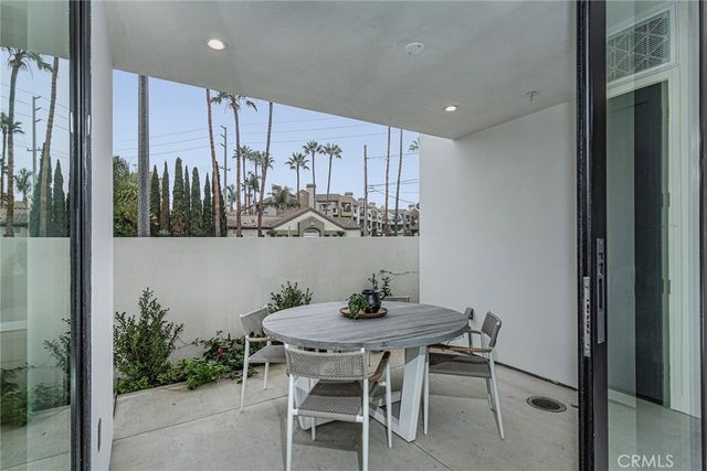 328 3rd, Huntington Beach, CA 92648