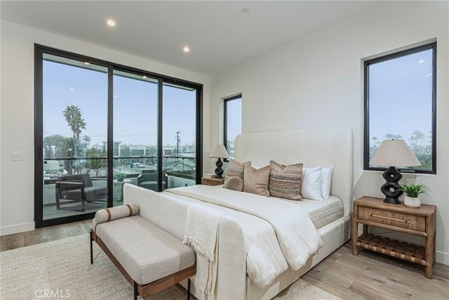 328 3rd, Huntington Beach, CA 92648