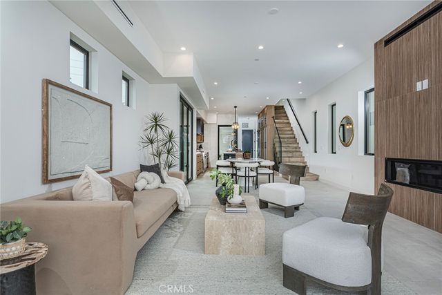 328 3rd, Huntington Beach, CA 92648