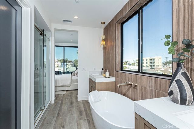 328 3rd, Huntington Beach, CA 92648