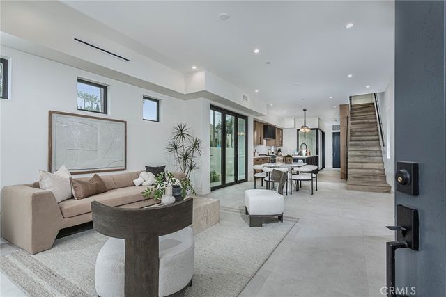 328 3rd, Huntington Beach, CA 92648