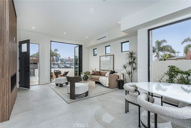 328 3rd, Huntington Beach, CA 92648