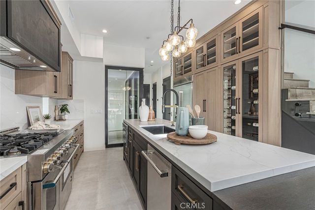 328 3rd, Huntington Beach, CA 92648