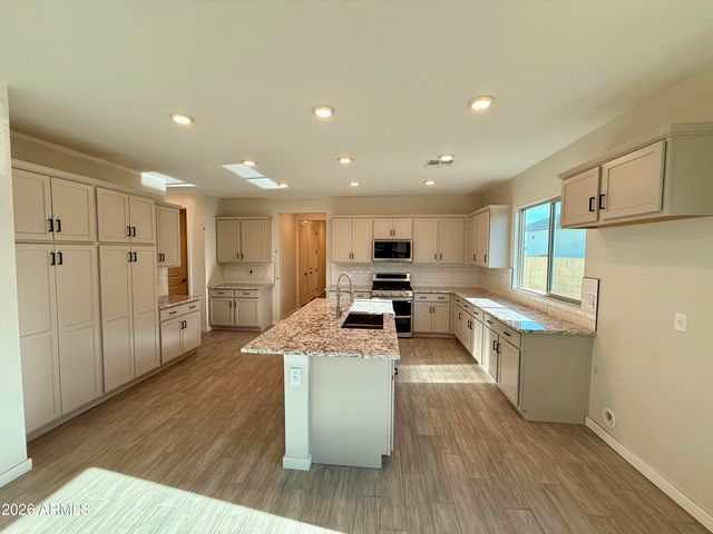 8218 N 174TH Lane, Waddell, AZ 85355