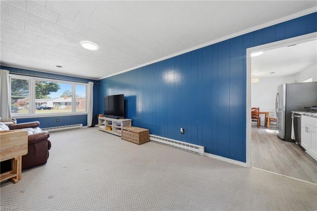 910 Thornbriar CT, Hampton, VA 23661