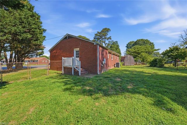910 Thornbriar CT, Hampton, VA 23661