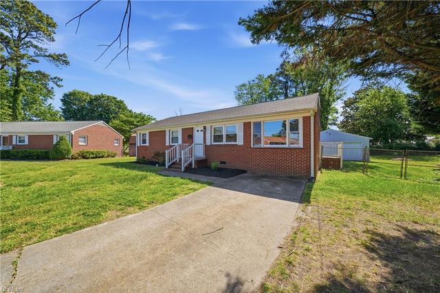 910 Thornbriar CT, Hampton, VA 23661
