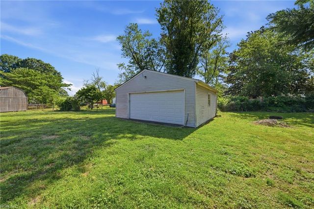 910 Thornbriar CT, Hampton, VA 23661