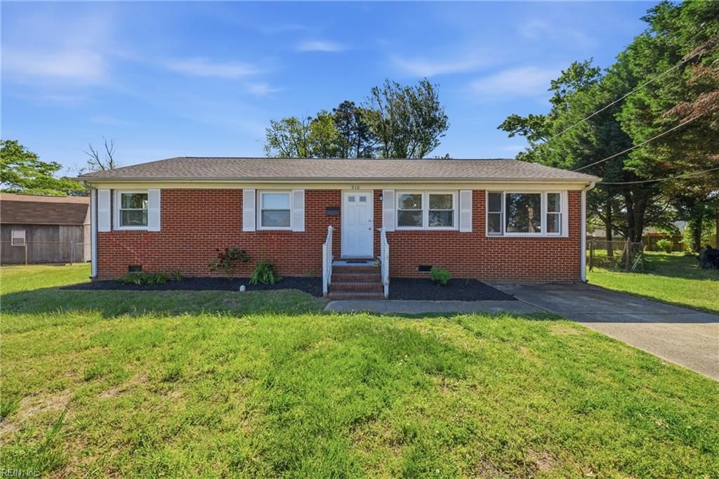 910 Thornbriar CT, Hampton, VA 23661
